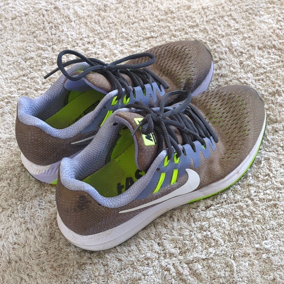 🌻50% Off Bundle Sale!! Nike Run Free sneakers - Picture 2 of 6